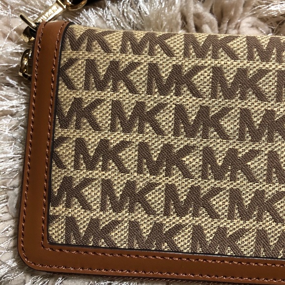 Michael Kors Jet Set Travel Phone Wallet Wristlet - Picture 8 of 16